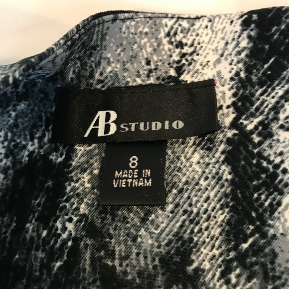 AB Studio size 8 gray, black & white sheath dress - Picture 3 of 6